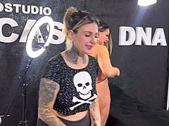 tatuadora licks client’s ass till she cums in her mouth!