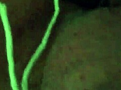 תצוגה מפורטת של גירוי עצמי עם התמקדות בחקר הזין!