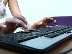 shary shows me how to masturbate