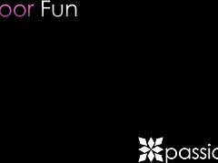 hey, foxi di wants her tight asshole played with!