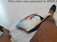 I'm watching this horny amateur couple struggle to have sex for the first time