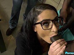 أشاهد أفي لوف تخون صديقي الغني بزب كبير أسود، قلبي مكسور