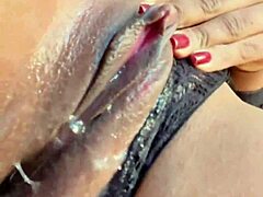 Multiple Orgasms Make Nymphomaniac Rosa Vermelha Faint!