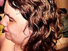 Chceš vidět moje velká prsa během tohohle cumshotu?