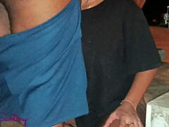 Essa gostosa safada faz sexo na rua com rola enorme big cock