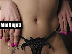 Mia’s niqab deepthroat en cum-bedekte kont compilatie rocks!
