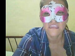This madurita performs on cam4