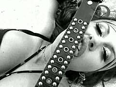 Pornstar Savana Feels Horny During Striptease Twerking