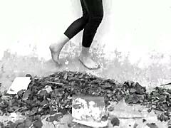 Pornstar Savana Feels Horny During Striptease Twerking