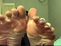 Dirty Caucasian Girl Feet Fetish