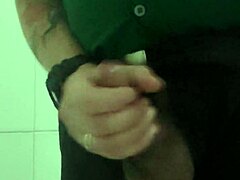 i masturbate in the shopping bathroom