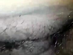 Penetrando la concha peluda muy rica 🍆