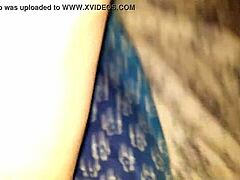 مص مبلول يؤدي لنيك قوي في الغرفة