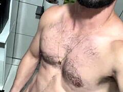 damn, beating off at home feels so good!