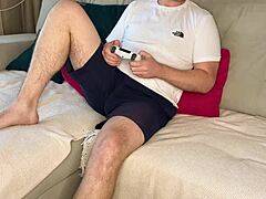 Äitipuoli palaa innostuneena osuuskunnasta ja tarkistaa housuni - venäläinen amatööri chat