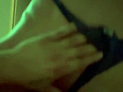 Šukání s Tinder rande vede k obrovskému squirtu