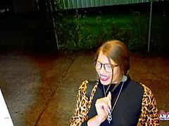 Raelyn이 보지 빨고 박히다