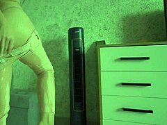 Female Desperation Caught on Cam Peeing in Tight Jeans Free Video! 😱