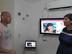 She Pulls Out Of Ass To Cum In Throat