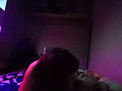 mi esposa baila y chupa rico con su culo