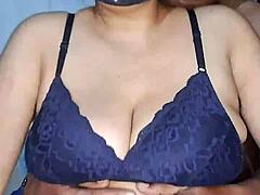 Big Boobs Indian Housewife Moans in Wet Close-Up Action