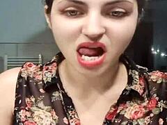 Olasz MILF mutogat Bigo-n