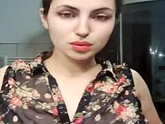 Italian Milf Performs on Bigo