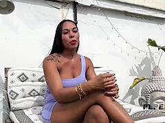 i'm kim, a latina desperate for older dicks on the rooftop