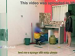 Wow! Hot Wife Thay Ksada Flashes Delivery Man After Shower!