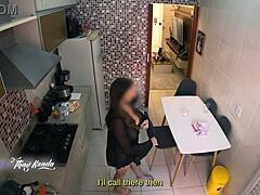 Wow! Hot Wife Thay Ksada Flashes Delivery Man After Shower!