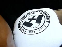 Chunky black BBW's oily booty shines 😍