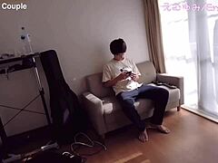 弟の友達にhなイタズラしたら反応が可愛くて手コキがやめられない亀頭責めでビクビクと感じちゃって大量射精　デカチン　巨根　主観　女性用　女性向け　かわいい　投稿　個人撮影　素人　日本人　えむゆみ