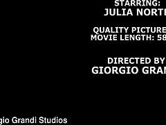 Julia North duszona i fistowana w analu
