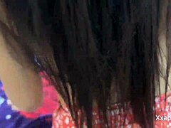 Priateľova žena má pekné prsia, šukám ju zadu z pohľadu