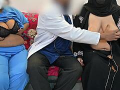 Doktor, hemşire ve hasta ile sikini tatmin et?