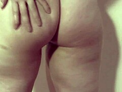 Do you fuck your anal with dildos like this MILF?