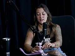 I can't believe Flor de Damiana wants to fuck two men after kissing a celebrity