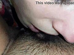 فتيات ليزبيات يمارسن سكس حار في خيمة ممطرة تحت المطر في هالوين