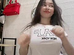 i'm the titstoker girl with huge boobs