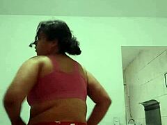 Ninfeta Safada Joga Buceta Dançando Funk