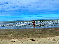 Housewife masturbates outdoors, gaping big ass 😍