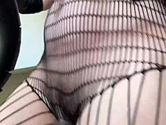 Milf in fishnets does sexy fetish workout! 💪😘