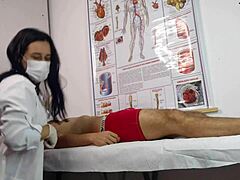 Enfermeira tem seu primeiro paciente com ere��o