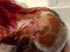 Birthday sex party in the bath with cumshot