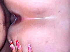 cogida de perrito mientras anda en sus d�as