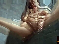 i squirted so hard in the hot tub, it was amazingg