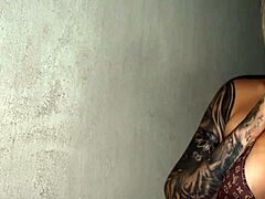 fucking deliciously on paulista streets, my peeled pussy getting licked