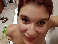 chiara si fa pisciare sulle tette in the bathroom.