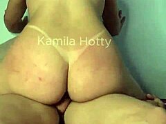 Corninho witnesses the single's climax with the girlfriend and desires his own release