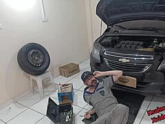 Patroa with tesao provokes mecanico to fuck right there in oficina with cum on ass dirty talk masturbation uniform voyeur action